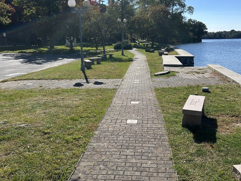 Waterfront memorial walkway