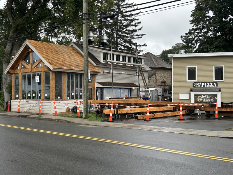 Joe’s Pizza storefront construction